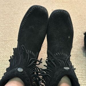 Minnetonka black booties 7.5